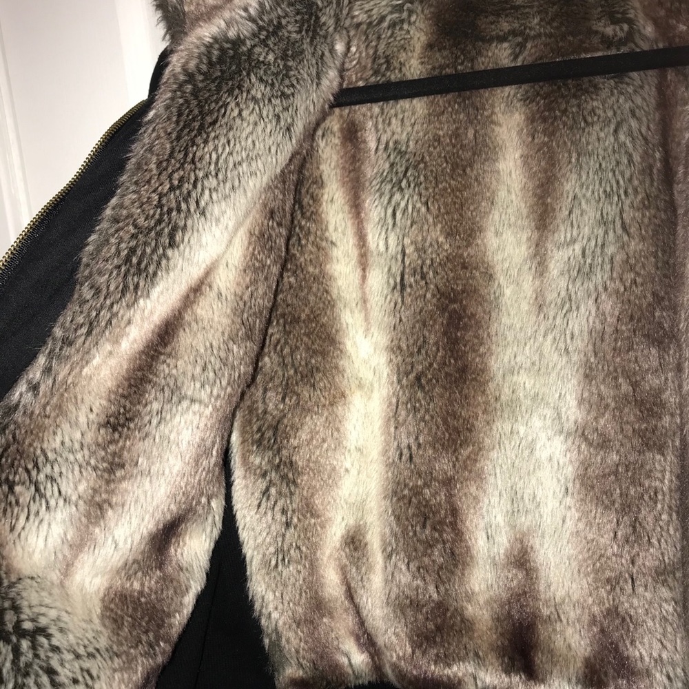 Nice winter coat - Picture 2 of 4